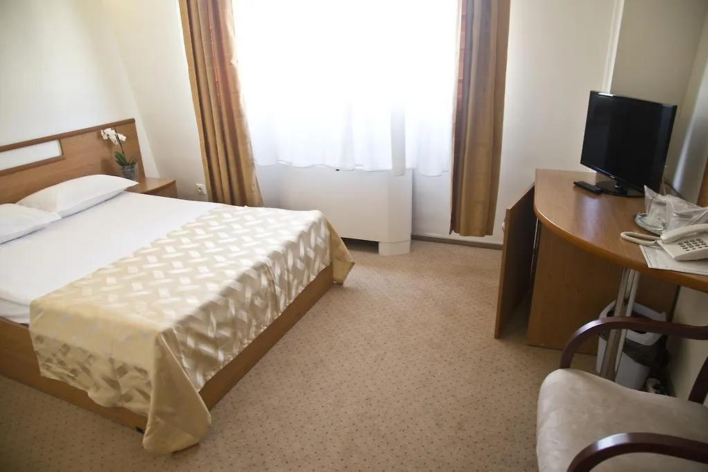 Euro Hotels Gara De Nord Bucureşti 3*,